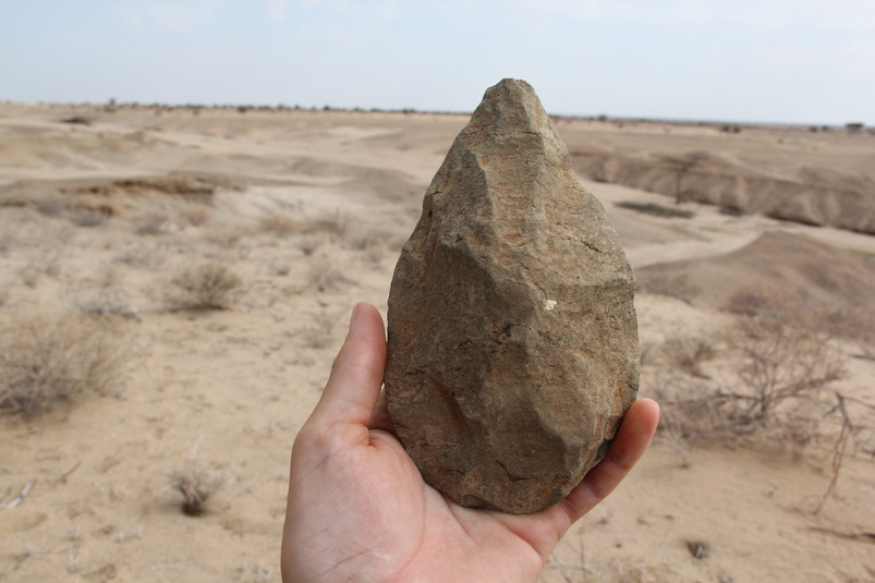 Acheulean_handaxe_Turkana